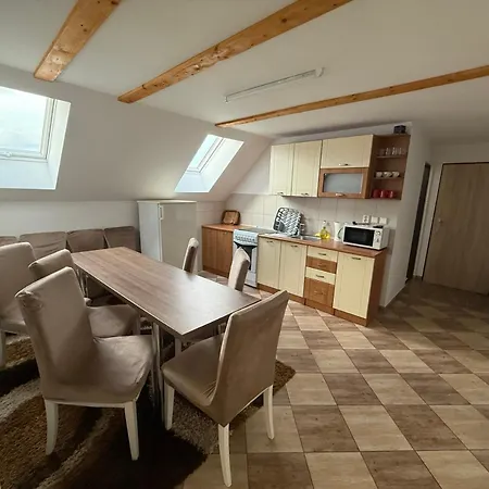 U Lenky Apartman *